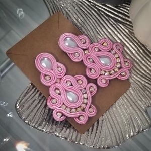 Unique earrings boutique style